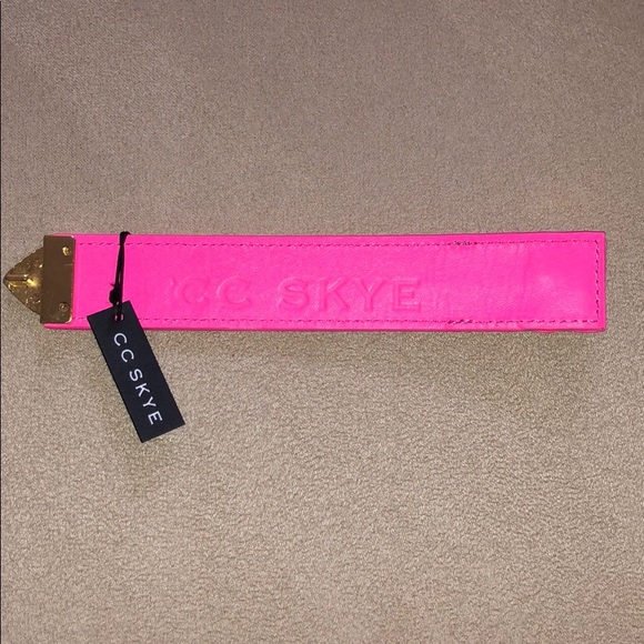 💗NWT Hot Pink Wide CC SKYE Leather Cuff Bracelet - Picture 1 of 8